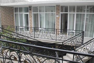 Фото номера Четырехместный номер с ванной комнатой Гостевой дом Rudi Guest House г. Батуми 12
