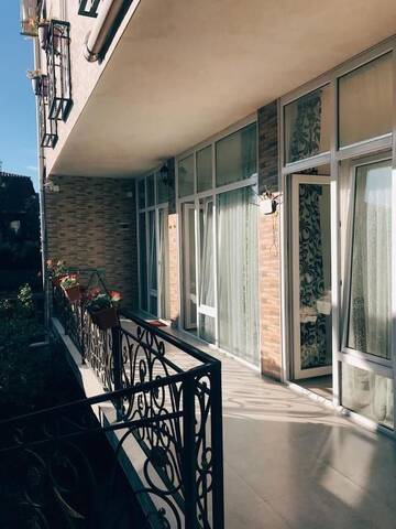 Фото номера Четырехместный номер с ванной комнатой Гостевой дом Rudi Guest House г. Батуми 13