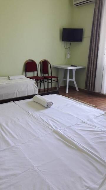 Фото номера Трехместный номер с видом на море Загородные дома Hotel Lika г. Батуми 10