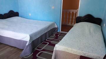 Фото номера Трехместный номер с видом на море Загородные дома Hotel Lika г. Батуми 15