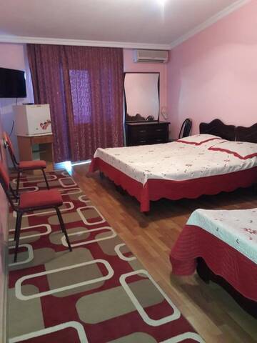 Фото номера Четырехместный номер с видом на море Загородные дома Hotel Lika г. Батуми 5