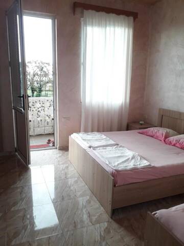 Фото номера Трехместный номер с видом на море Гостевой дом Guesthouse Achi г. Батуми 11