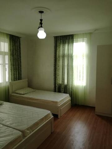 Фото номера Стандартный трехместный номер Гостевой дом Avto House г. Батуми 3
