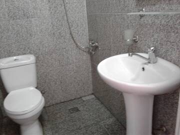 Фото номера Трехместный номер Гостевой дом Avto House г. Батуми 6