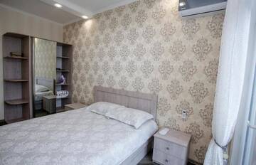 Фото номера Бюджетный двухместный номер с 1 кроватью Мини-отель 5 Rooms г. Батуми 25