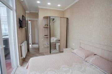 Фото номера Бюджетный двухместный номер с 1 кроватью Мини-отель 5 Rooms г. Батуми 23