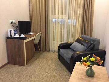 Фото номера Люкс с кроватью размера «king-size» Отель City Hotel г. Батуми 9