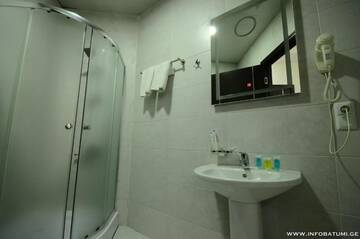Фото номера Бюджетный двухместный номер с 1 кроватью Отель City Hotel г. Батуми 11