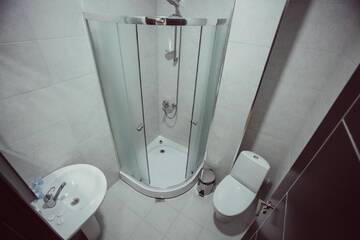 Фото номера Стандартный трехместный номер Отель City Hotel г. Батуми 5