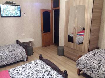 Фото номера Трехместный номер с собственной ванной комнатой Гостевой дом Guesthouse Next to beach г. Батуми 25