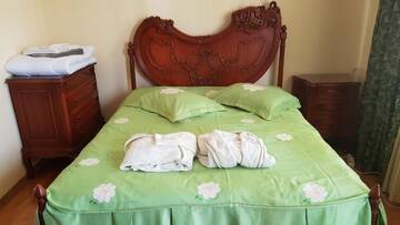 Фото номера Люкс с кроватью размера «king-size» и балконом Гостевой дом Guest House Luka г. Батуми 7