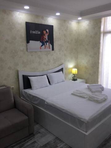 Фото номера Люкс, вид на море Апарт-отели Aparthotel Selfie г. Батуми 24