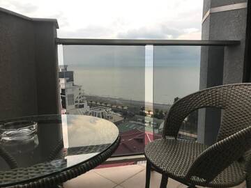 Фото номера Люкс, вид на море Апарт-отели Aparthotel Selfie г. Батуми 36