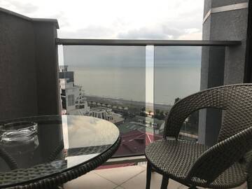 Фото номера Люкс, вид на море Апарт-отели Aparthotel Selfie г. Батуми 15