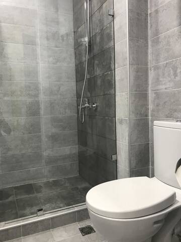 Фото номера Люкс, вид на море Апарт-отели Aparthotel Selfie г. Батуми 13