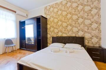 Фото номера Двухместный номер с 1 кроватью, вид на сад Отель Home #21 г. Батуми 2
