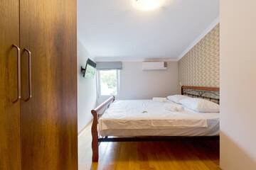 Фото номера Двухместный номер с 1 кроватью, вид на сад Отель Home #21 г. Батуми 3