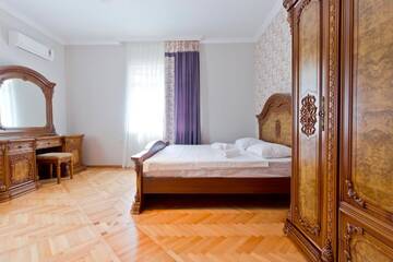 Фото номера Большой двухместный номер с 1 кроватью Отель Home #21 г. Батуми 2