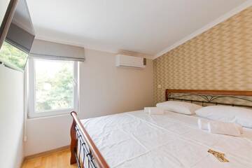 Фото номера Двухместный номер с 1 кроватью, вид на сад Отель Home #21 г. Батуми 4