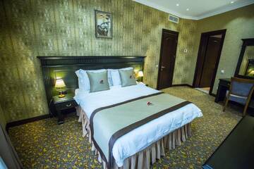 Фото номера Представительский люкс Отель Colosseum Marina Hotel г. Батуми 2