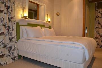 Фото номера Двухместный номер Делюкс с 1 кроватью Отель Piazza Boutique Hotel г. Батуми 27