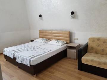 Фото номера Двухместный номер с 1 кроватью Отели типа «постель и завтрак» Roof Inn г. Батуми 3