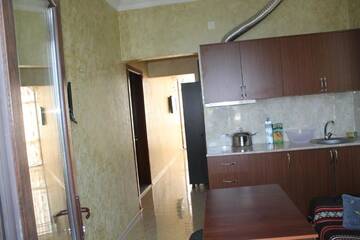 Фото номера Трехместный номер с кухней Отель Hotel Temo in Batumi г. Батуми 7