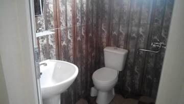 Фото номера Cемейный номер с собственной ванной комнатой Гостевой дом Guest House Batumi г. Батуми 12