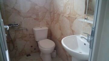 Фото номера Cемейный номер с собственной ванной комнатой Гостевой дом Guest House Batumi г. Батуми 9
