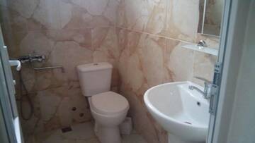 Фото номера Cемейный номер с собственной ванной комнатой Гостевой дом Guest House Batumi г. Батуми 16