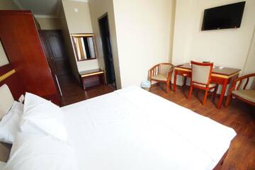 Фото номера Большой двухместный номер с 1 кроватью Отель Hotel 725 г. Батуми 7