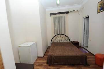 Фото номера Двухместный номер эконом-класса с 1 кроватью Отель Hotel Dadiani г. Батуми 2