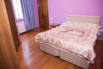 Фото номера Одноместный номер с ванной комнатой Отель Hotel Black Sea House г. Батуми 3