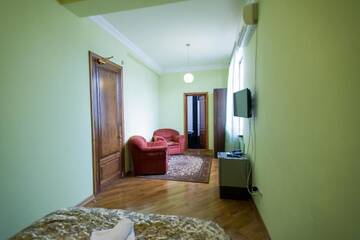 Фото номера Двухместный номер Делюкс с 1 кроватью Отель hotel amber г. Батуми 5