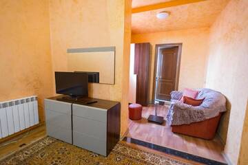 Фото номера Двухместный номер Делюкс с 1 кроватью Отель hotel amber г. Батуми 11