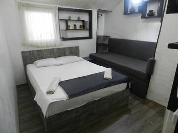 Фото номера Стандартный трехместный номер Гостевой дом House in Old Batumi г. Батуми 12