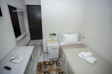 Фото номера Небольшой одноместный номер Отель Hotel Garanti г. Батуми 3