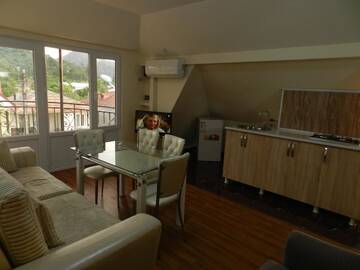 Фото номера Люкс с балконом Гостевой дом Nia Guest House г. Батуми 3