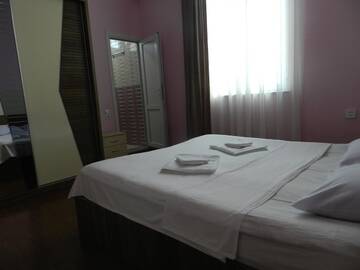 Фото номера Трехместный номер «Комфорт» Гостевой дом Nia Guest House г. Батуми 2
