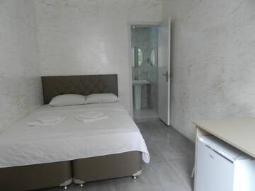 Фото номера Двухуровневый номер-студио Гостевой дом Nia Guest House г. Батуми 4