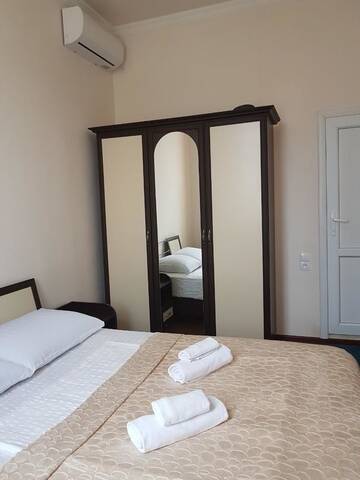 Фото номера Двухместный номер Делюкс с 1 кроватью Гостевой дом Nia Guest House г. Батуми 4