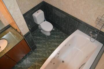 Фото номера Двухместный номер с 1 кроватью и балконом Гостевой дом Guesthouse Parnavaz Mepe г. Батуми 10