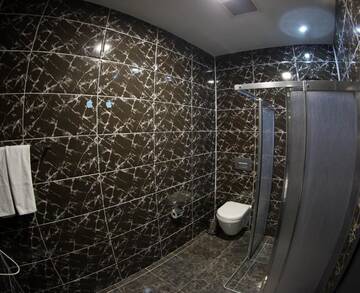 Фото номера Номер-студио с балконом - Дополнительное здание Отель Euphoria Batumi Convention &amp; Casino Hotel г. Батуми 5