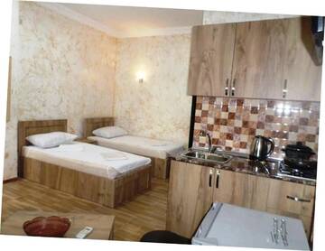 Фото номера Классический трехместный номер Отель Hotel Batumi Inn г. Батуми 13