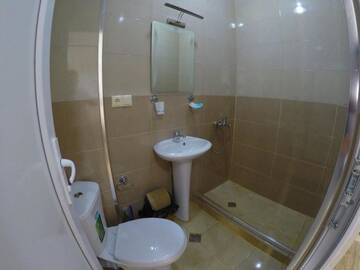 Фото номера Классический трехместный номер Отель Hotel Batumi Inn г. Батуми 14