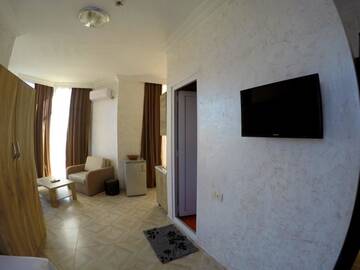 Фото номера Классический трехместный номер Отель Hotel Batumi Inn г. Батуми 8