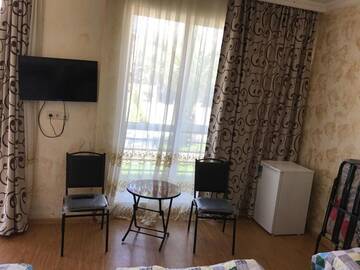 Фото номера Улучшенный трехместный номер Отель Hotel Buta г. Батуми 6