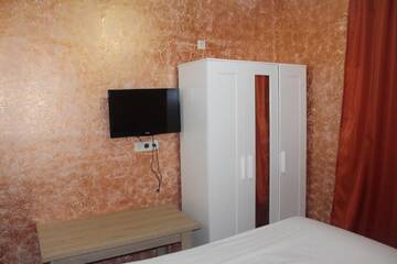 Фото номера Стандартный трехместный номер Отель Cozy Corner Hotel г. Батуми 9