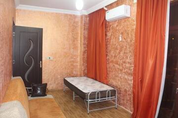 Фото номера Стандартный трехместный номер Отель Cozy Corner Hotel г. Батуми 11