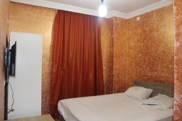 Фото номера Стандартный трехместный номер Отель Cozy Corner Hotel г. Батуми 4